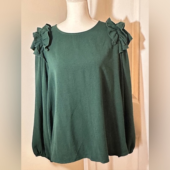 Gee Gee brand Dolman Sleeve Blouse. - Picture 1 of 7